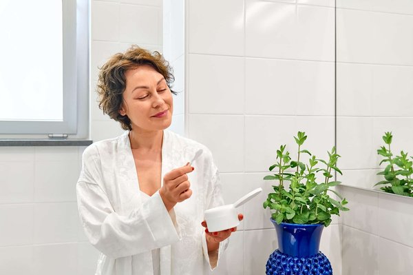 What Are the Best Practices for Hydration Monitoring in Endurance Cyclists During Tours?